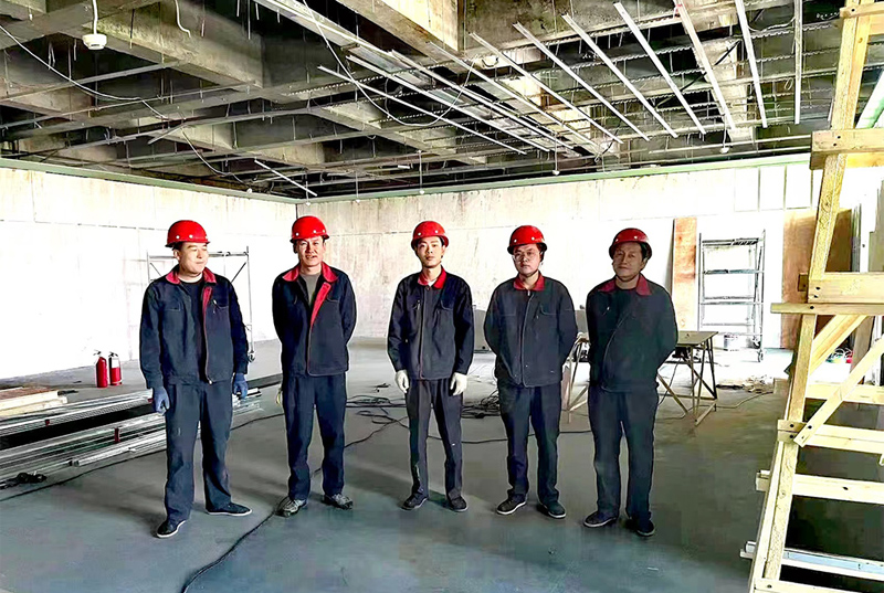青海发投碱业企业展厅施工举行中